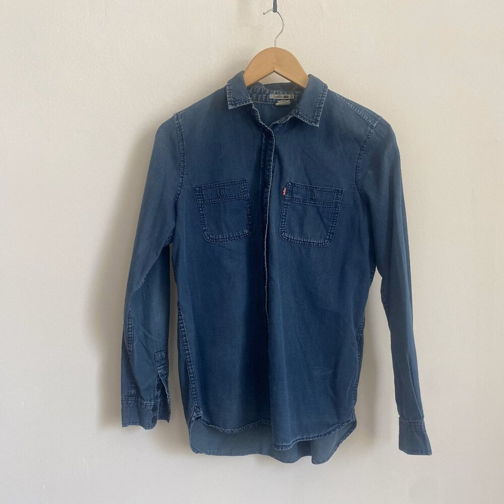2 Levi's Dark and Light Denim Chambray Button Downs - Small (S) / Cotton